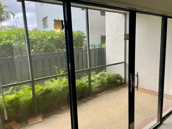 $2,300 | 1021 Mockingbird Lane, Unit 114, Plantation, FL 33324