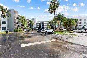 $2,300 | 1021 Mockingbird Lane, Unit 114, Plantation, FL 33324