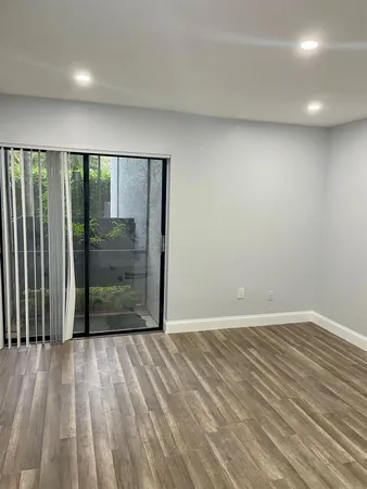$2,300 | 1021 Mockingbird Lane, Unit 114, Plantation, FL 33324