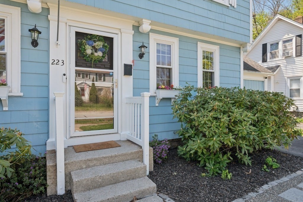 223 Beverly Road Worcester, MA 01605 - Photo 8 of 42