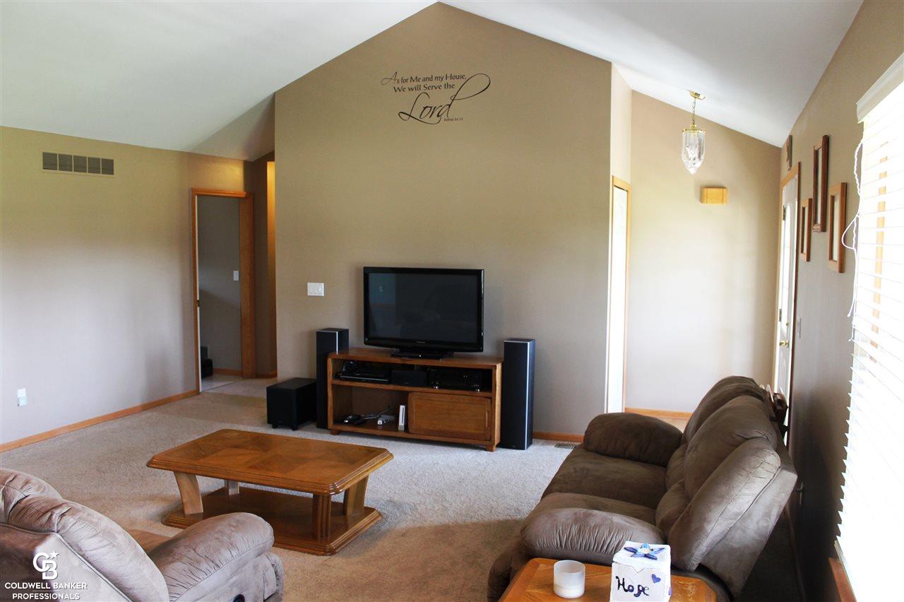 11877 Francesca Court Romeo, MI 48065 - Photo 5 of 55 31291695-4.JPG
