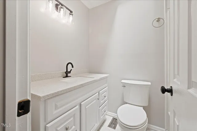 a close view of a bathtub in bathroom