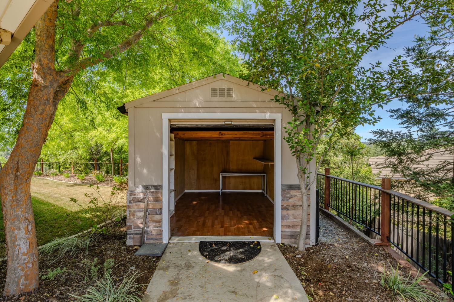 532 Oakridge Road Valley Springs, CA 95252 - Photo 73 of 89 a front view of a house with yard