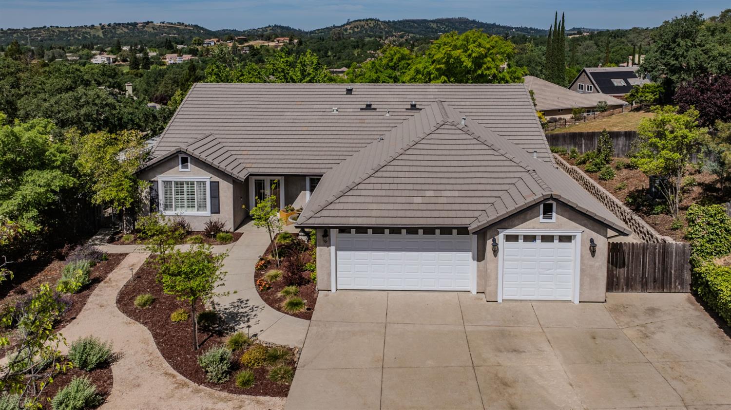532 Oakridge Road Valley Springs, CA 95252 - Photo 76 of 89 a aerial view of a house with a yard and garage