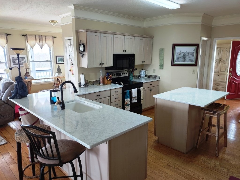 2309 Birchtree Road Hillsville, VA 24343 - Photo 6 of 33 Gallery Image 6