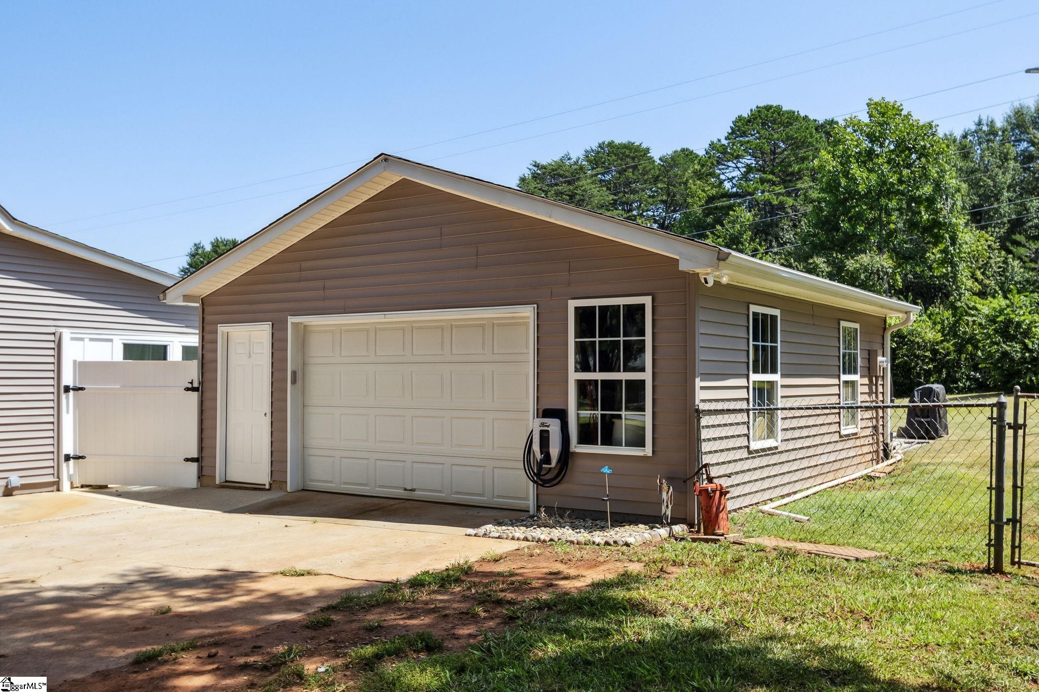 661 Canterbury Road Piedmont, SC 29673 - Photo 13 of 19 Gallery Image 13
