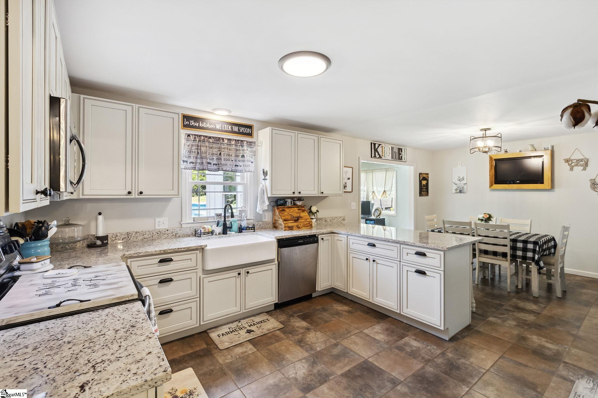 661 Canterbury Road Piedmont, SC 29673 - Photo 3 of 19 Gallery Image 3