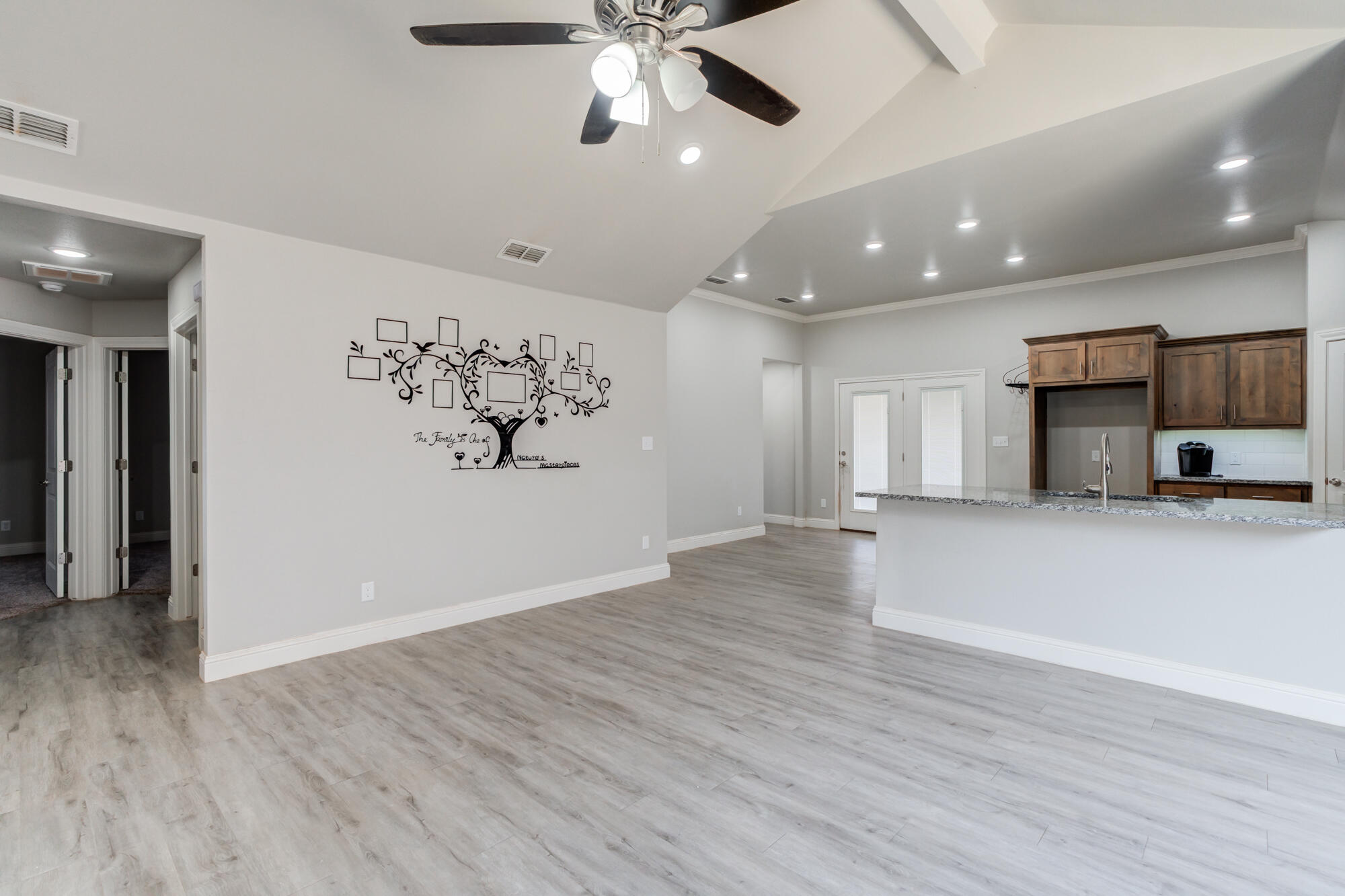 7004 24th Street Lubbock, TX 79407 - Photo 10 of 35 7004-24th-St_Lubbock-TX_16_Living-Room