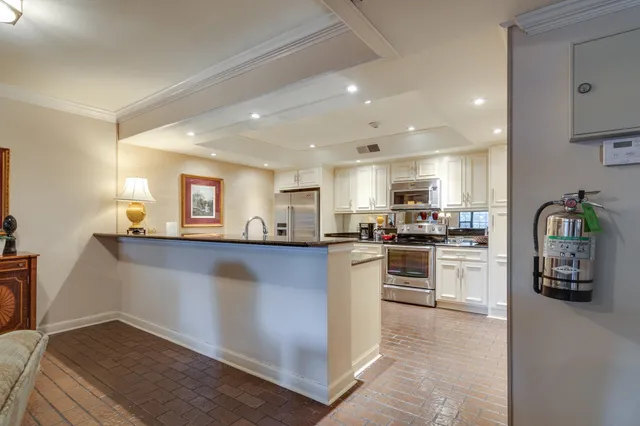 $475,000 | 585 South Greer Street, Unit 900, Memphis, TN 38111