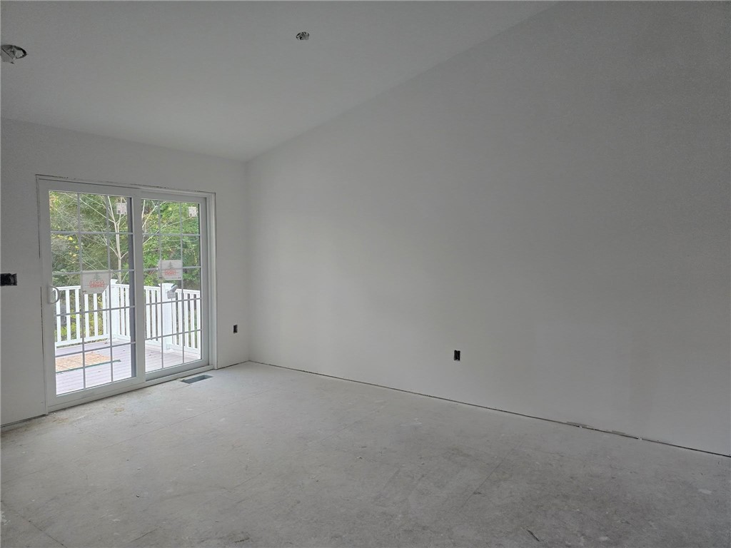 101 Ashaway Road Westerly, RI 02891 - Photo 6 of 15