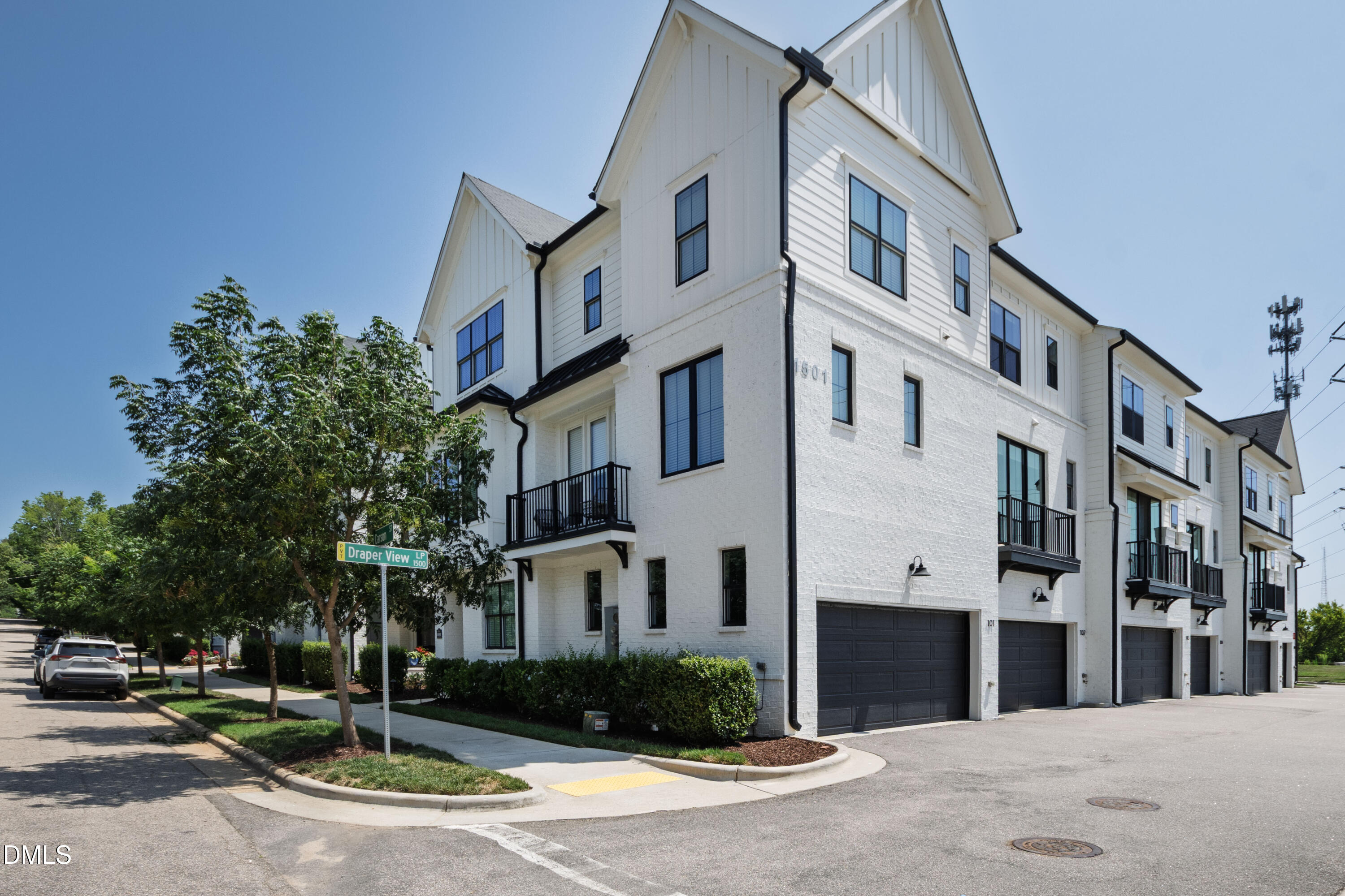 1501 Draper Vw Loop, Unit 102 Raleigh, NC 27608 - Photo 2 of 47 Draper (7)