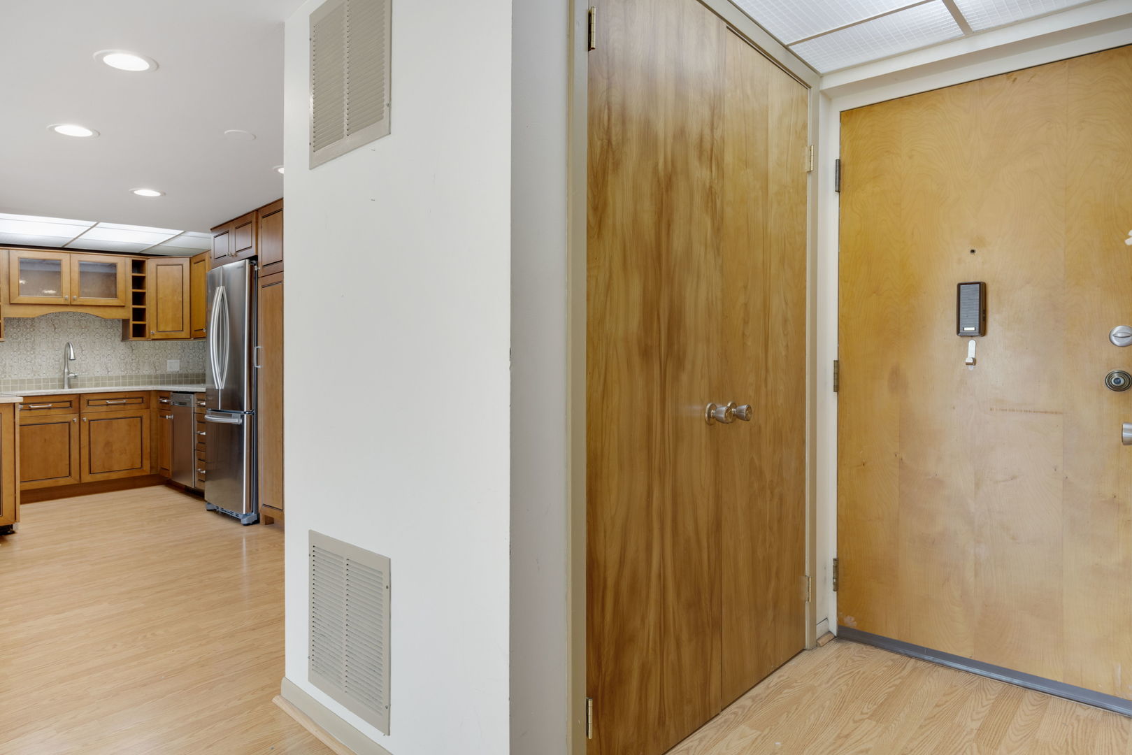 5300 Walnut Avenue, Unit 18E Downers Grove, IL 60515 - Photo 11 of 15