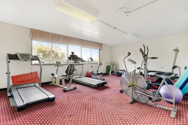 $205,000 | 5300 Walnut Avenue, Unit 18E, Downers Grove, IL 60515