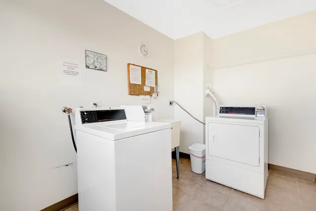 $205,000 | 5300 Walnut Avenue, Unit 18E, Downers Grove, IL 60515