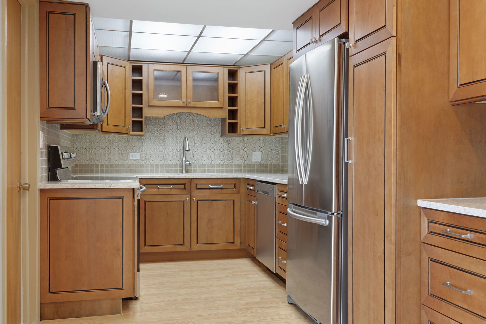 5300 Walnut Avenue, Unit 18E Downers Grove, IL 60515 - Photo 3 of 15