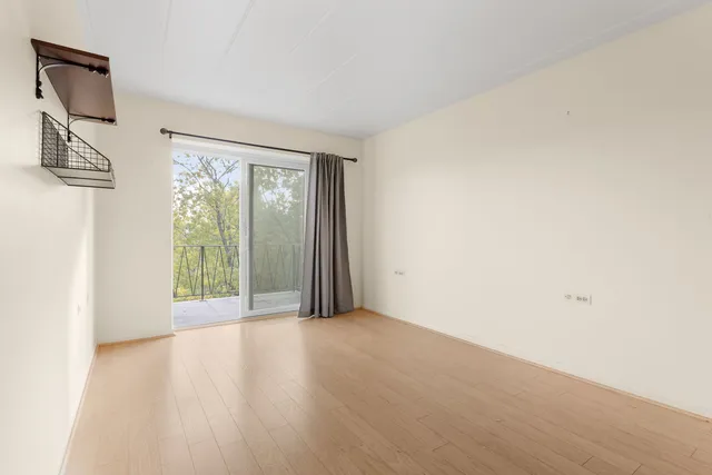 $205,000 | 5300 Walnut Avenue, Unit 18E, Downers Grove, IL 60515