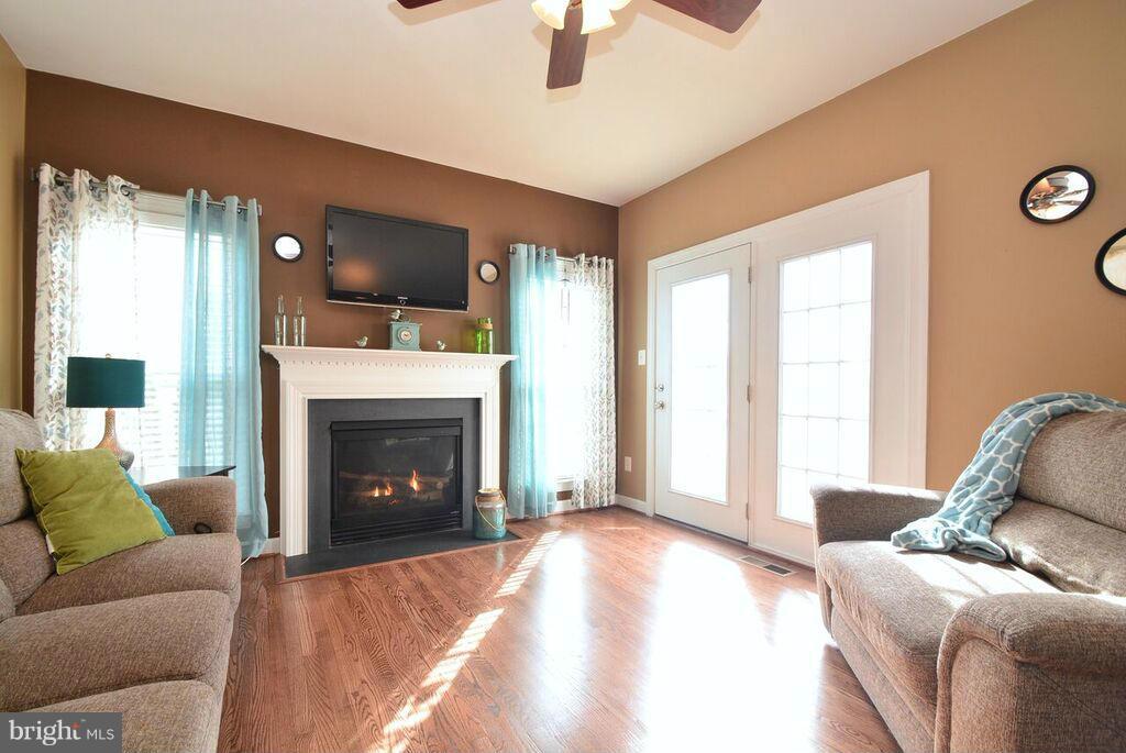 5243 East Joppa Road Perry Hall, MD 21128 - Photo 12 of 30 Living Room