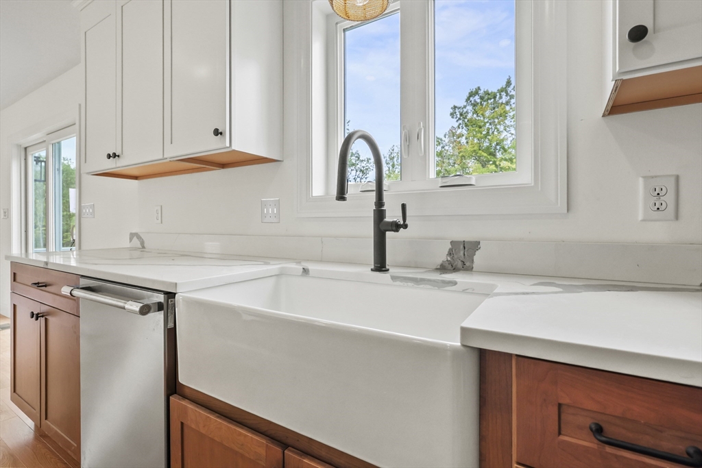 126 Turner Farm Road Uxbridge, MA 01569 - Photo 4 of 11
