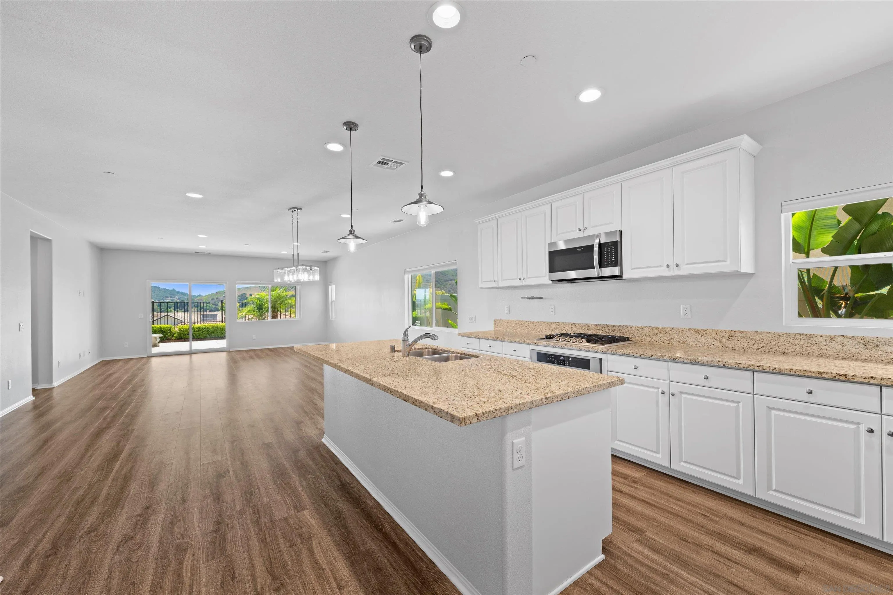 339 Calabrese Street Fallbrook, CA 92028 - Photo 10 of 35