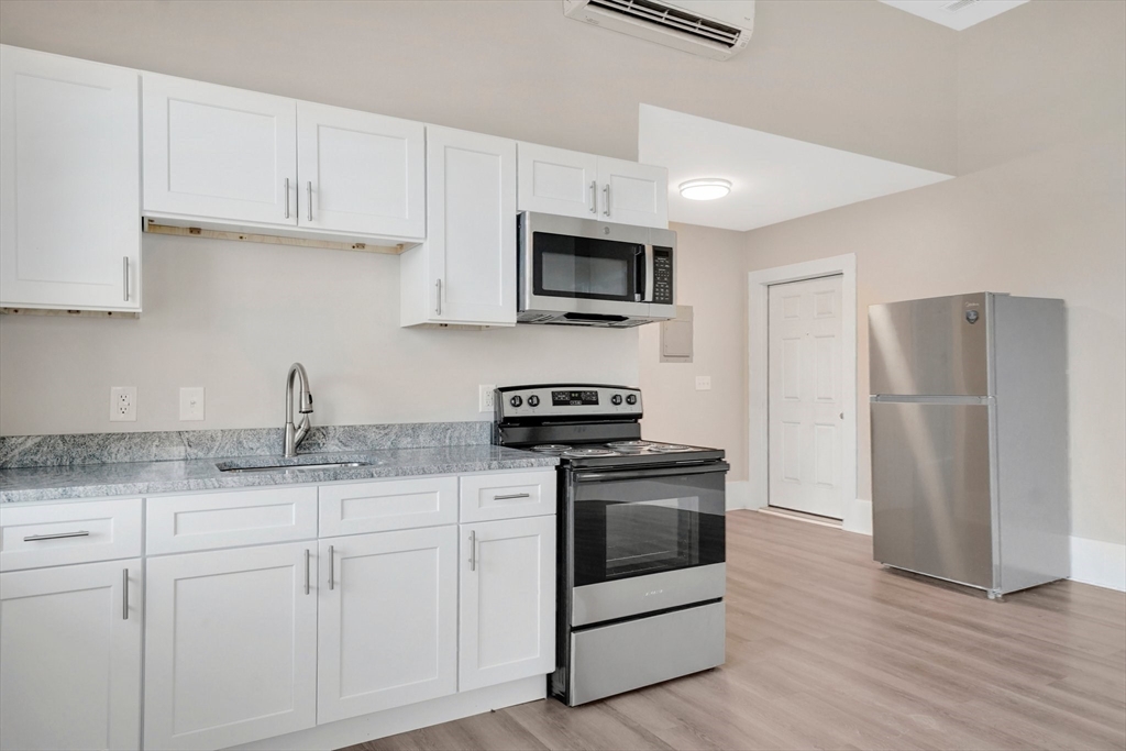 92.5 Maple Street, Unit 1 Northampton, MA 01062 - Photo 4 of 12