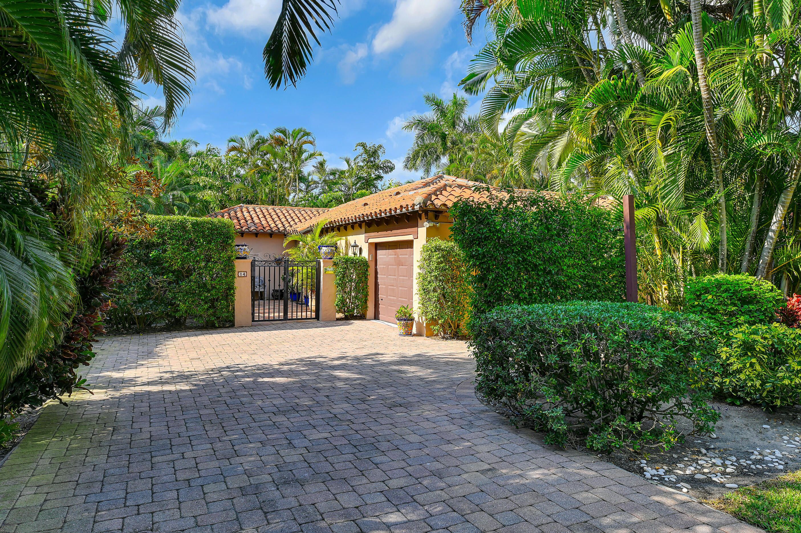 14 Little Pond Road Manalapan, FL 33462 - Photo 1 of 33 01