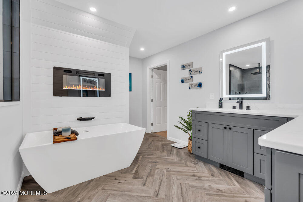 5 Penn Place Forked River, NJ 08731 - Photo 4 of 96 070_dsc00740-1