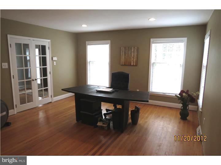 2829 North Providence Road Media, PA 19063 - Photo 5 of 25 Living Room