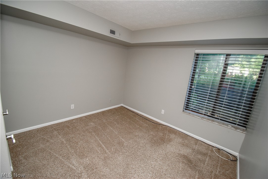 22940 Mastick Road, Unit 101 Cleveland, OH 44126 - Photo 13 of 21