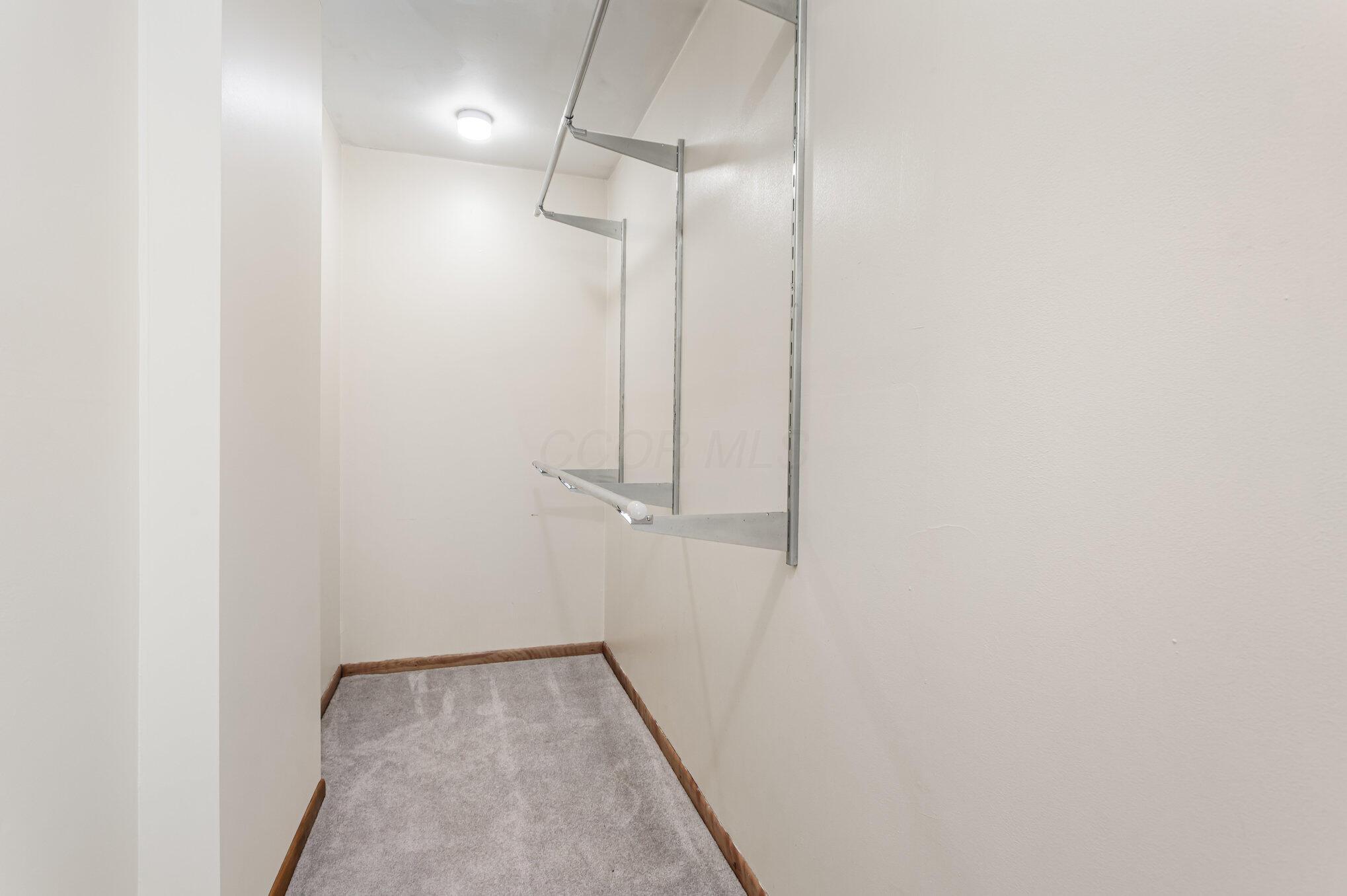 5345 Raccoon Run Road Johnstown, OH 43031 - Photo 12 of 21 Primary Closet