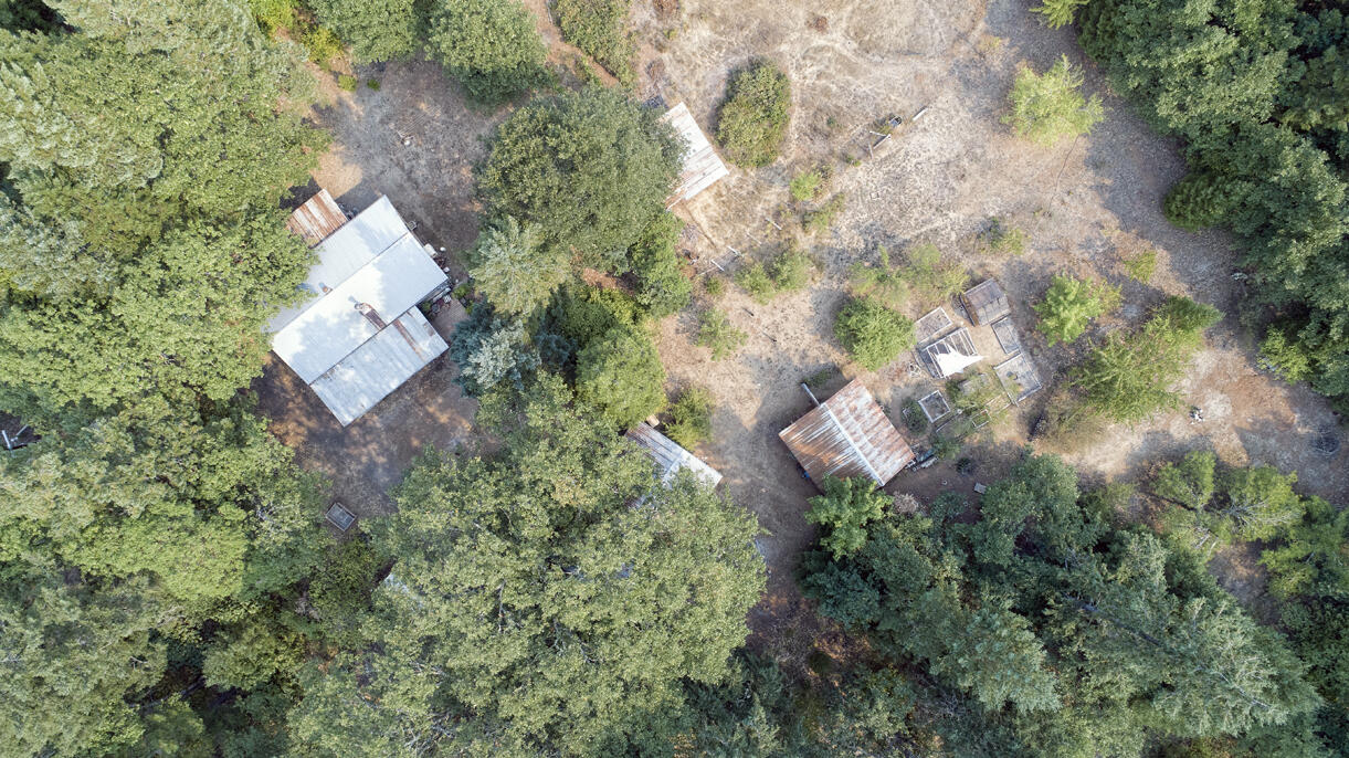 3001 Davis Creek Road Selma, OR 97538 - Photo 11 of 32 11