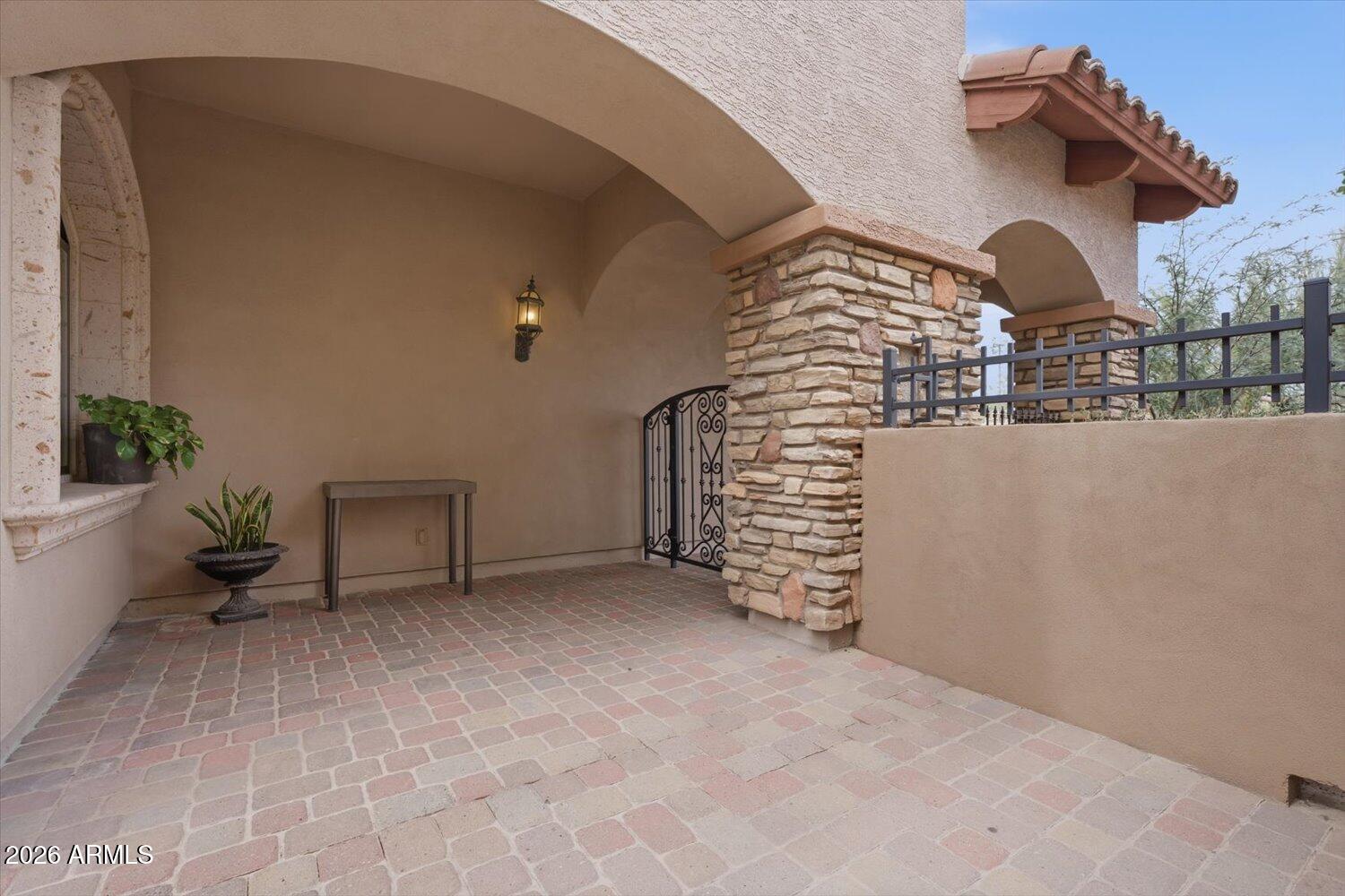 7253 East Nathan Street Mesa, AZ 85207 - Photo 26 of 35 Large front courtyard