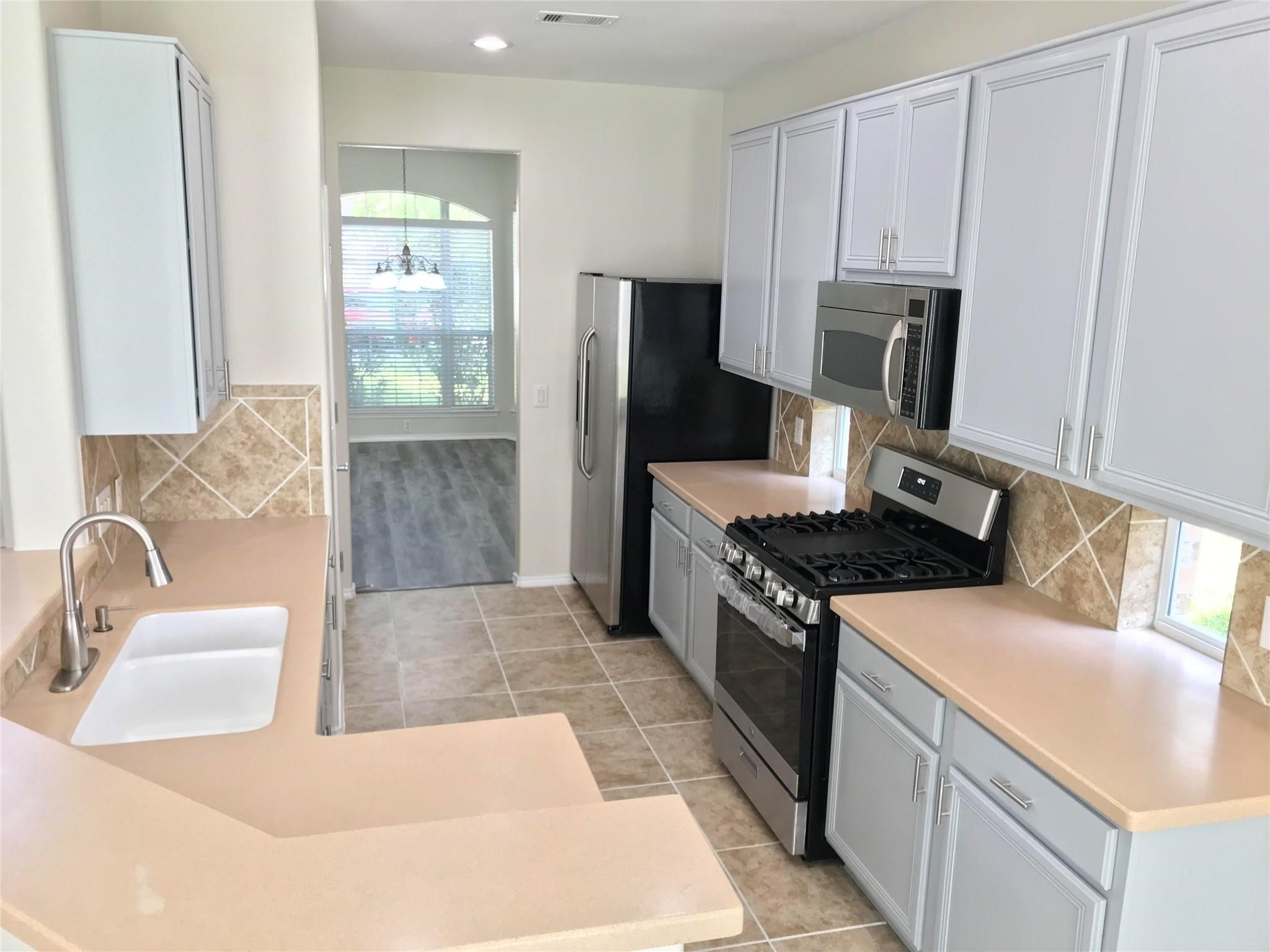 30218 Legacy Pines Drive Spring, TX 77386 - Photo 2 of 27 Kitchen