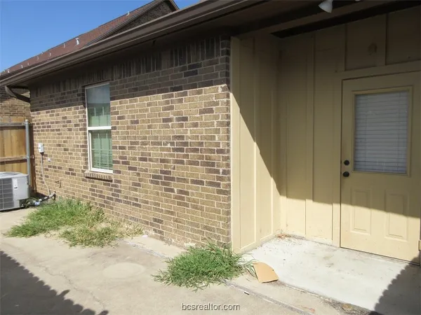 $1,950 | 2907 Old Ironsides Drive, College Station, TX 77845