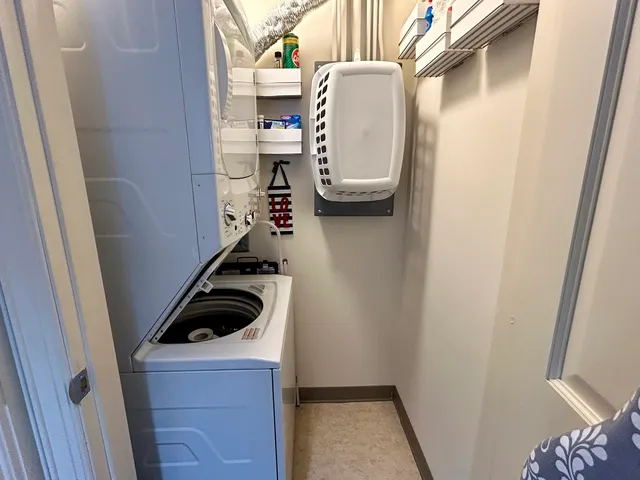 $2,350 | 1849 Green Bay Road, Unit 2E, Highland Park, IL 60035