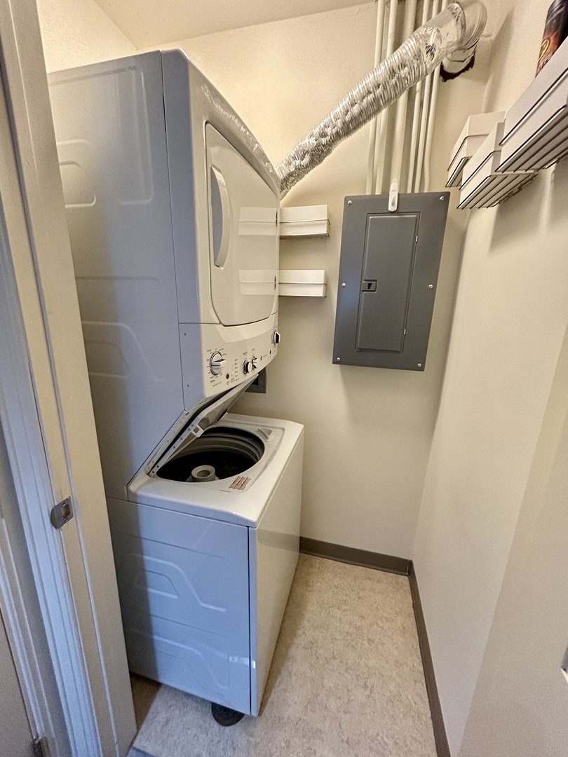 1849 Green Bay Road, Unit 2E Highland Park, IL 60035 - Photo 19 of 23 a utility room with dryer and washer