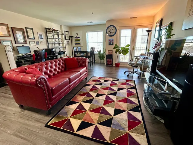 $2,350 | 1849 Green Bay Road, Unit 2E, Highland Park, IL 60035