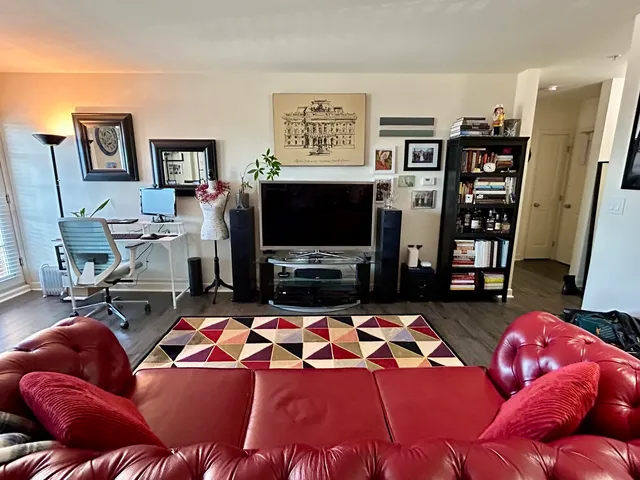 $2,350 | 1849 Green Bay Road, Unit 2E, Highland Park, IL 60035