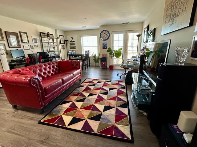 $2,350 | 1849 Green Bay Road, Unit 2E, Highland Park, IL 60035