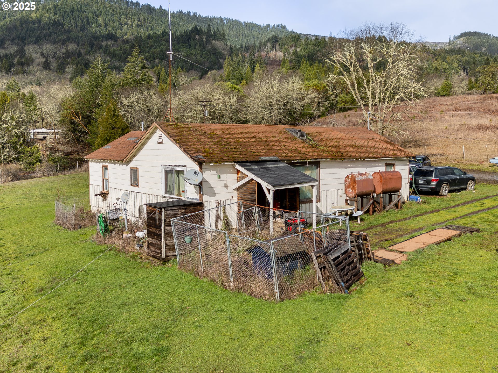 1230 Becker Road Roseburg, OR 97471 - Photo 5 of 18