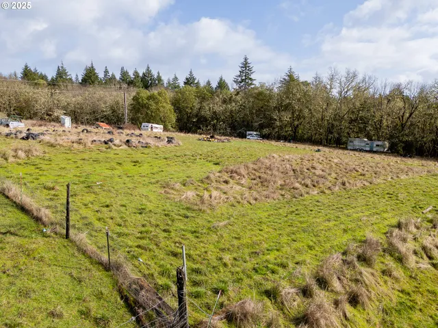 $360,000 | 1230 Becker Road, Roseburg, OR 97471
