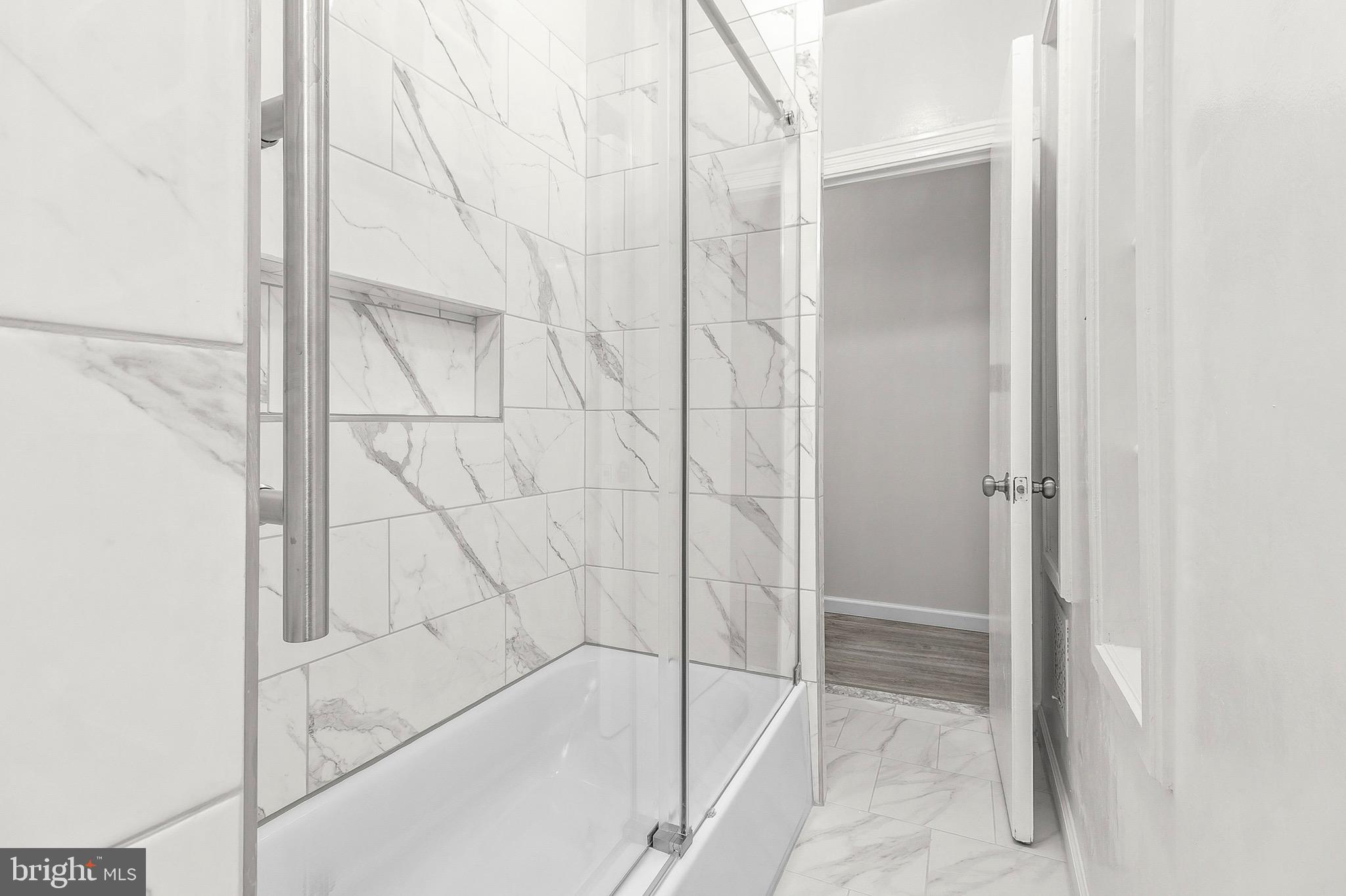 709 Bridgeboro Street Riverside, NJ 08075 - Photo 24 of 34 2nd Floor - Full Bath