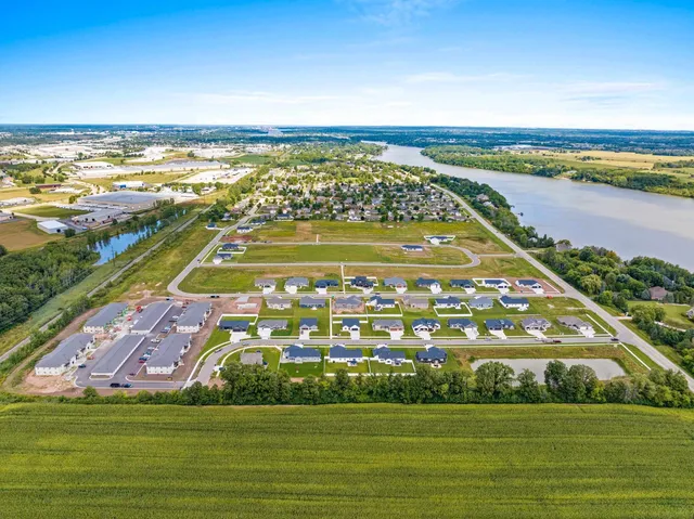 $69,900 | 400 Battery Avenue, Unit 228, De Pere, WI 54115