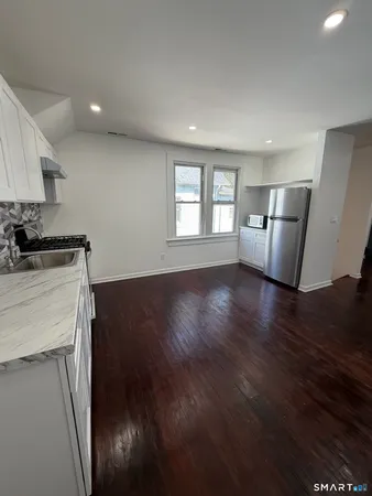 $2,300 | 144 Whittier Street, Unit 2, Bridgeport, CT 06605