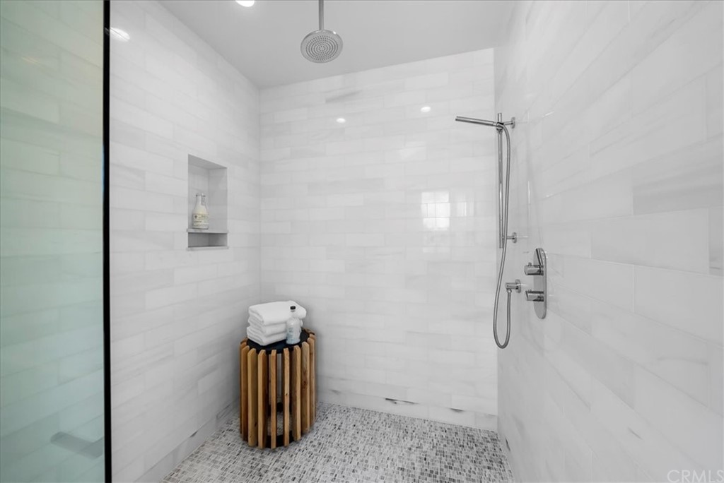 615 23rd Street Manhattan Beach, CA 90266 - Photo 26 of 36 a bathroom with a shower