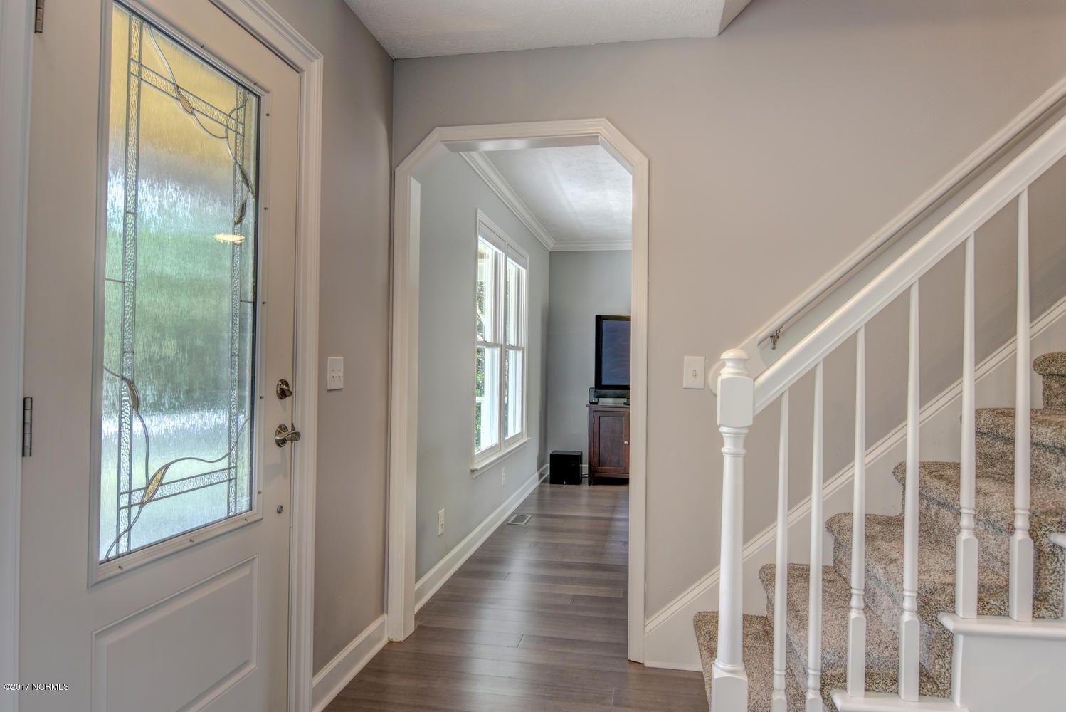 1318 Grove Point Road Wilmington, NC 28409 - Photo 3 of 27 3_3_599f07f607bfd_4479