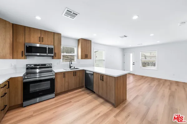 $3,495 | 1258 Mariposa Street, Unit D, Glendale, CA 91205