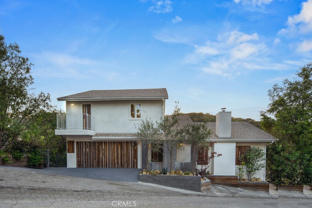 2205 Beech Knoll Road Los Angeles, CA 90046 - Photo 2 of 25