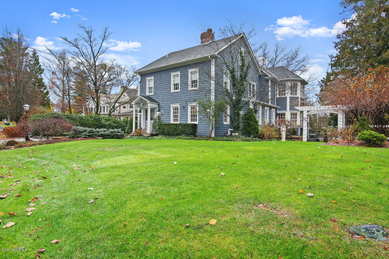 112 Shore Road Old Greenwich, CT 06870 - Photo 1 of 25 112 Shore Rd Old Greenwich CT-large-006-