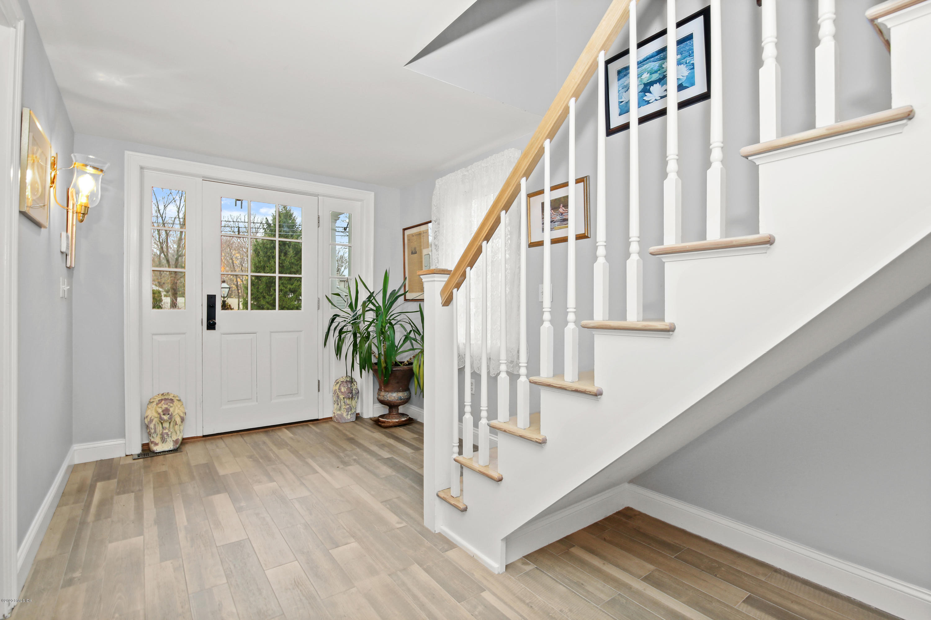 112 Shore Road Old Greenwich, CT 06870 - Photo 17 of 25 Entry Hall