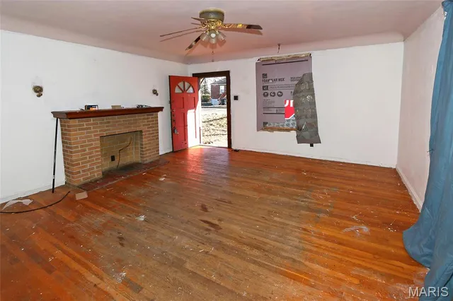 $37,900 | 5381 Bermuda Drive, Normandy, MO 63121